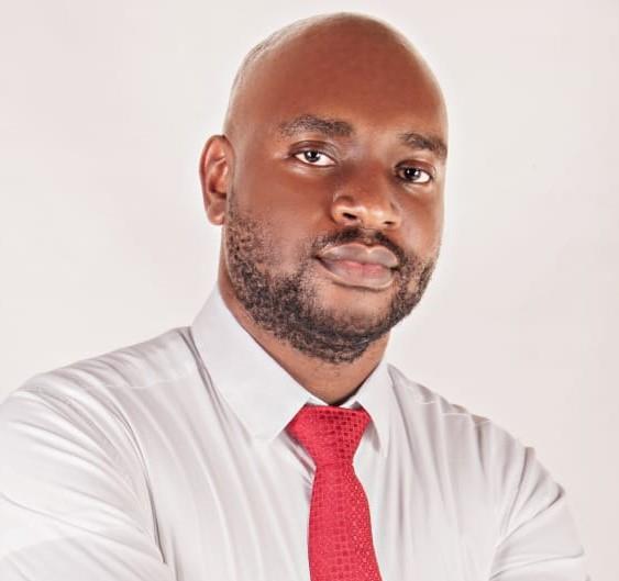 Lincoln Ntlou, estate agent