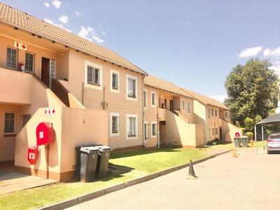 Apartment / Flat For Rent in Lyndhurst Estates, Johannesburg